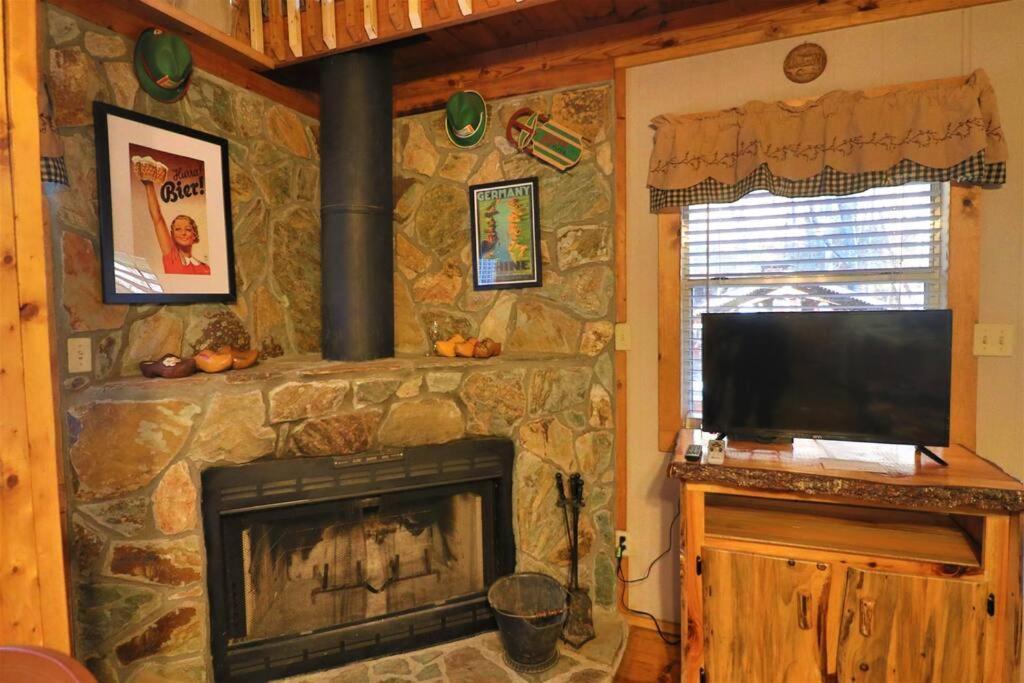Oktoberfest Themed Cabin In Woods Stream #14 Helen Exterior photo